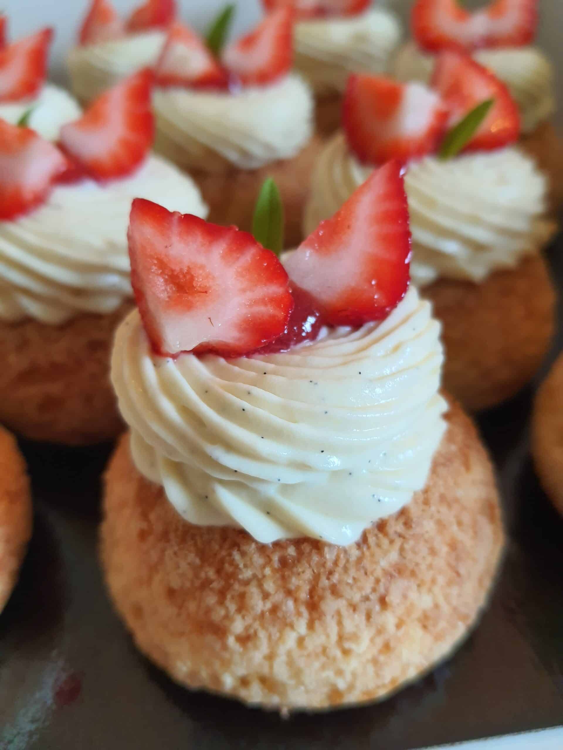 Lire la suite à propos de l’article Choux vanille fraise