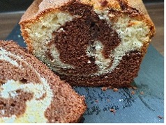 Lire la suite à propos de l’article Cake marbré vanille chocolat