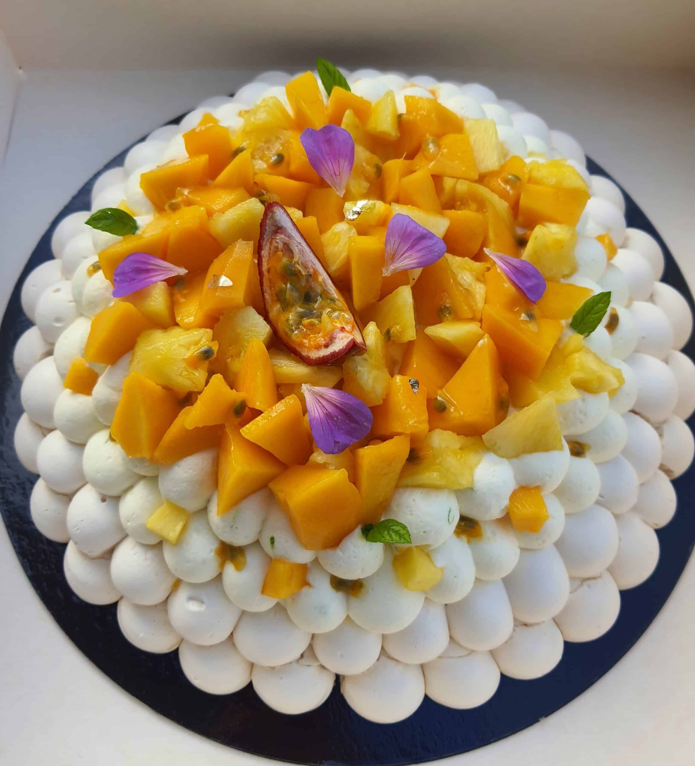 Lire la suite à propos de l’article Pavlova aux fruits exotiques