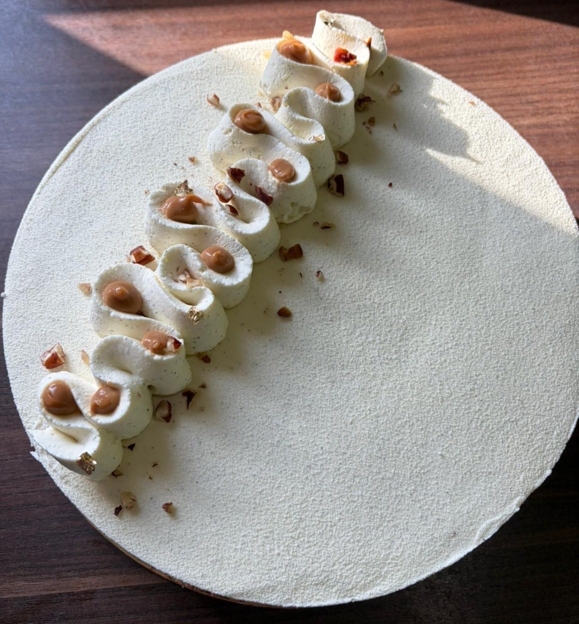 Lire la suite à propos de l’article Entremet vanille caramel pécan